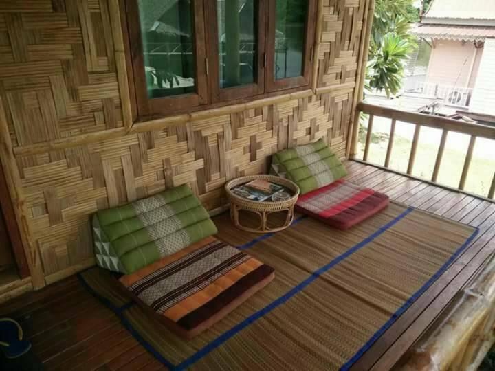 Bamboo House Resort Kancsanaburi Kültér fotó